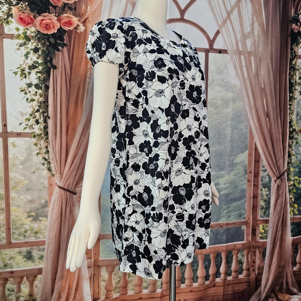 Vintage 1960's Black White Floral Puff Sleeve Shift Dress Round Neck Minidress